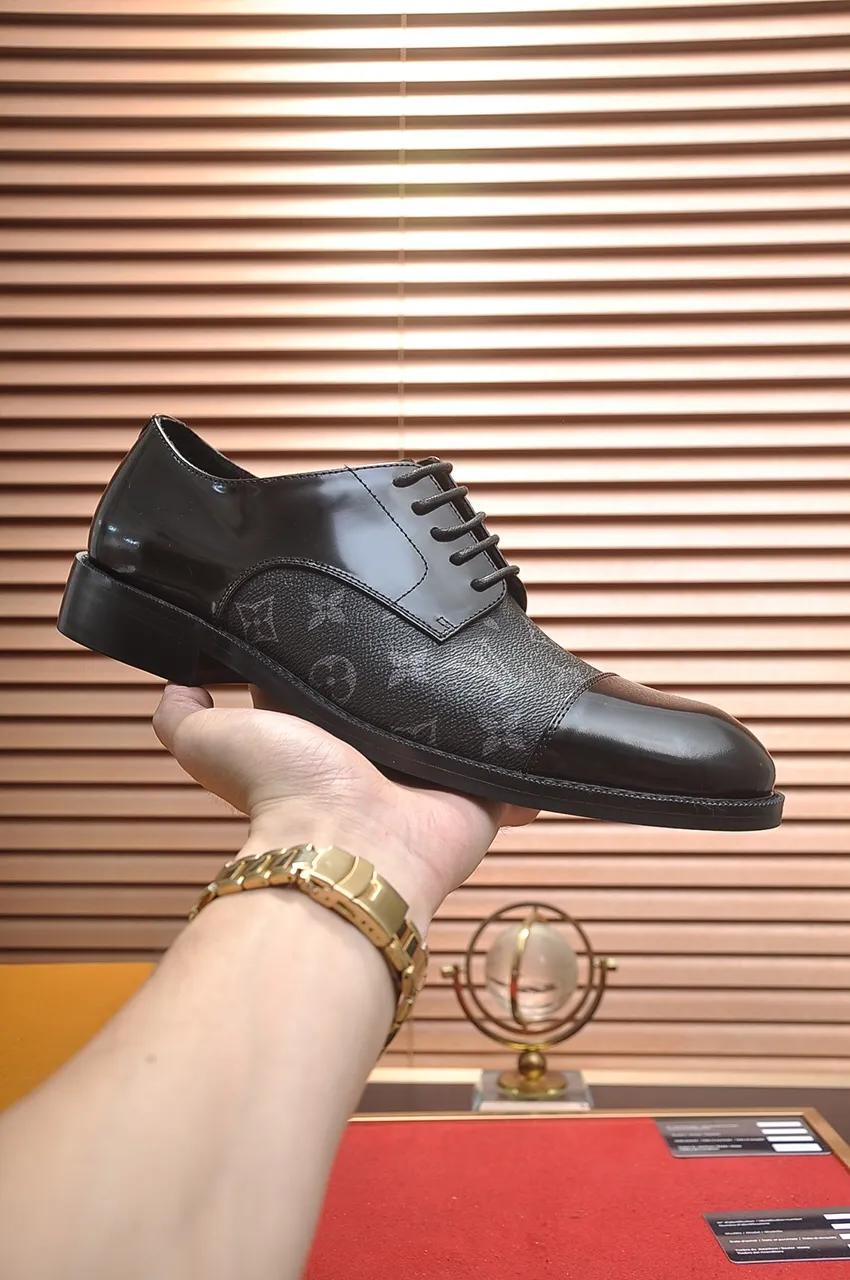 Men's men's shoes 💰520💶 [LV] (original single cowhide lining) 🍀LV's latest genuine leather business suit shoes are launched simultaneously on the official website. The first-layer cowhide imported from Italy is made of heavy gold, 💥official website 1:1 rubber outsole. Versatile to wear, high-end without losing class, and the color combination is extraordinary. This four-season style is alluring when worn on your feet, showing off your big-name flair. Standard code 38-45 (45 customized)